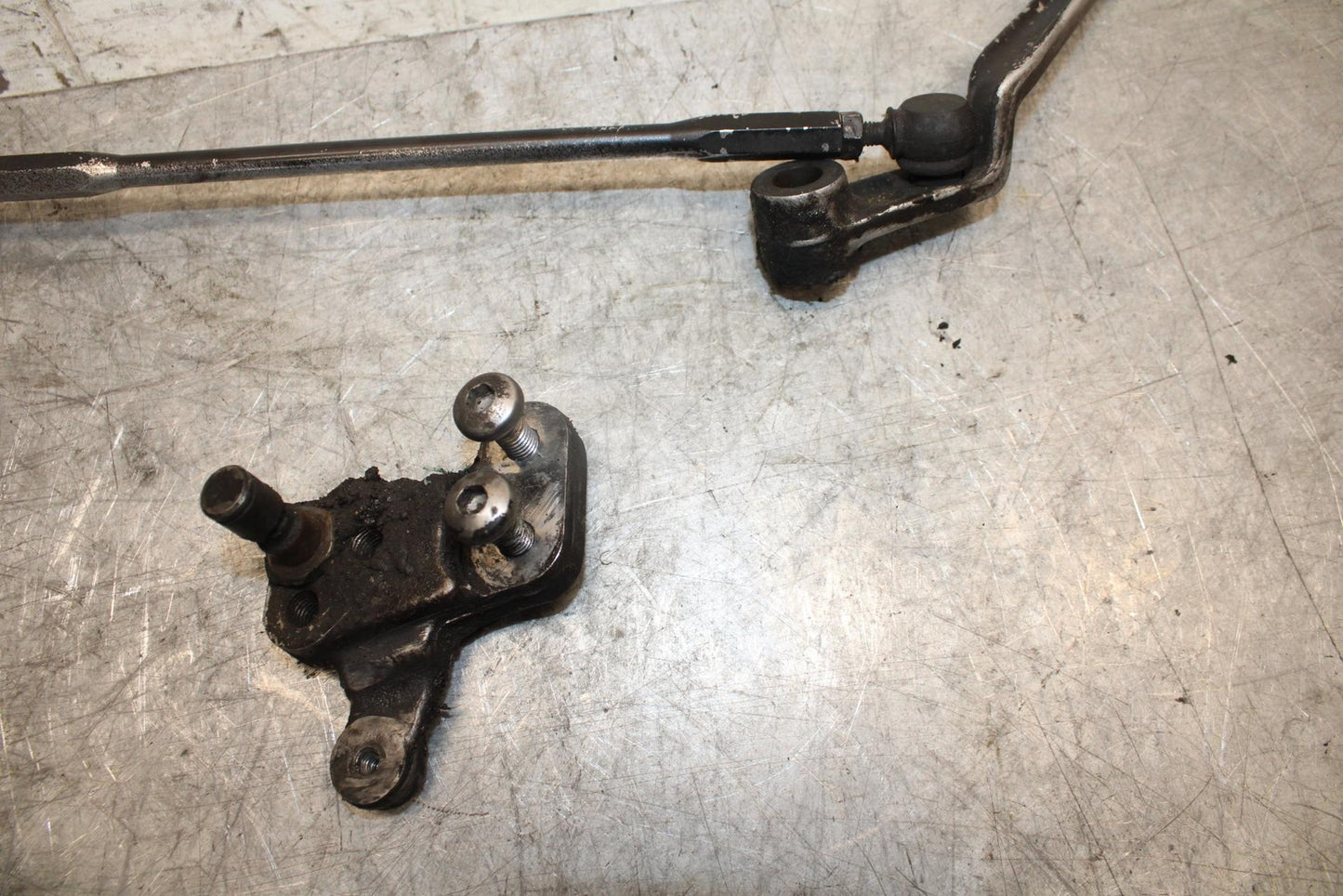 2007 Suzuki GSXR600 SHIFTER LINKAGE PEDAL 25525-01H00 25600-01H00 BB540