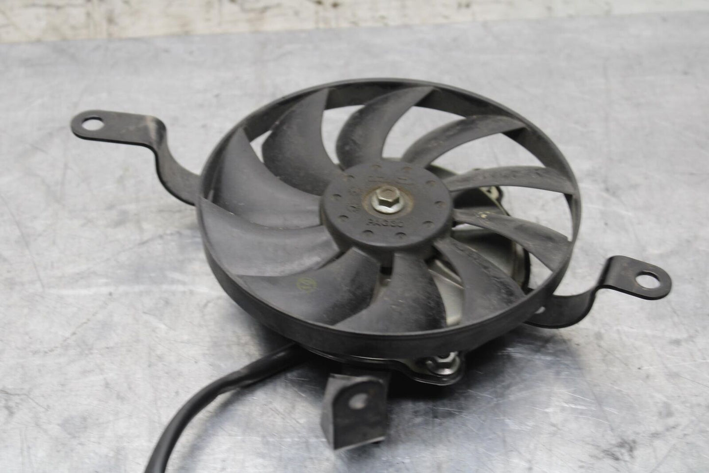 2007 Yamaha YZF R1 LEFT ENGINE RADIATOR COOLING FAN 4C8-12405-00-00 BB575