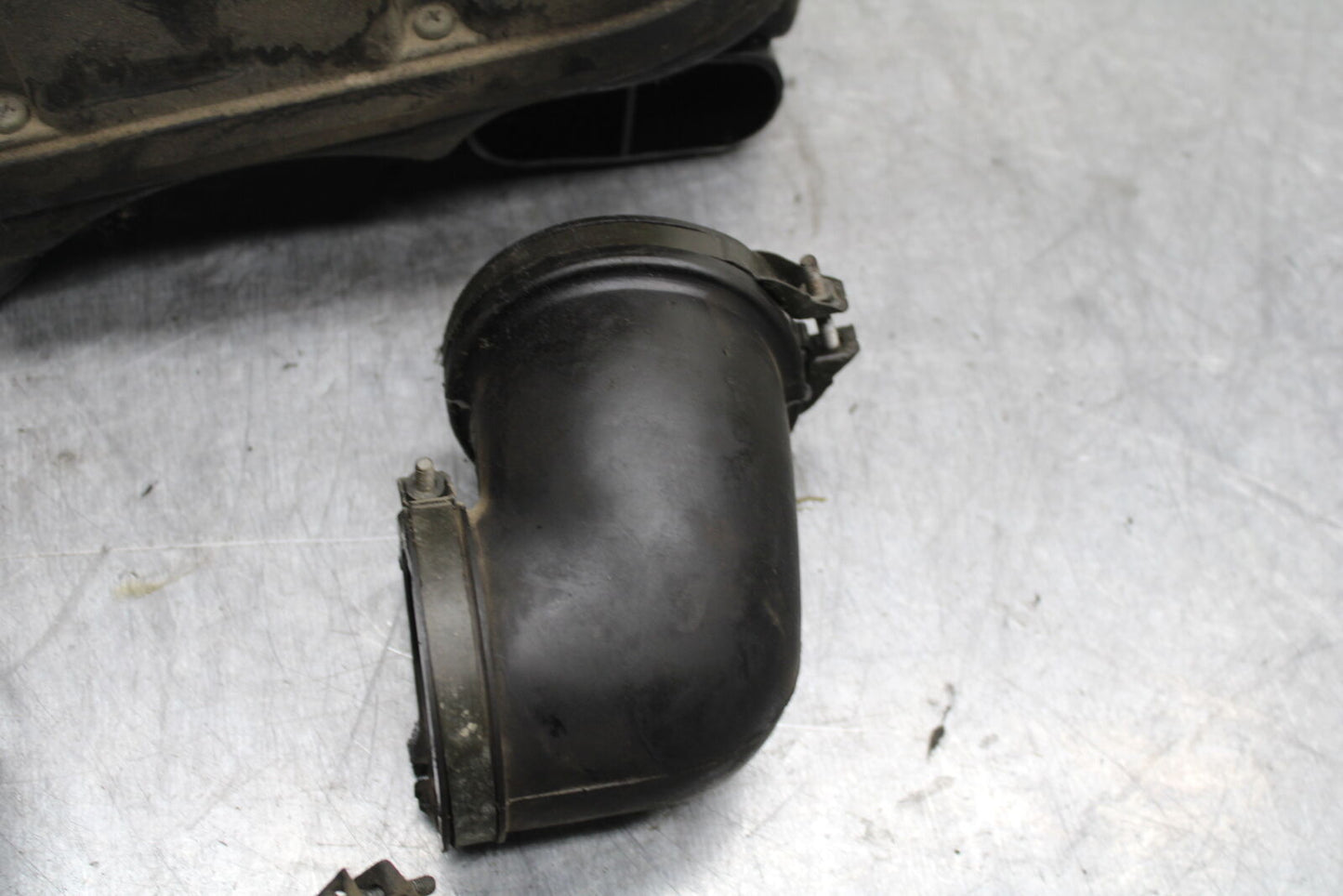 99-00 YAMAHA V STAR 1100 AIRBOX AIR INTAKE FILTER BOX BB711