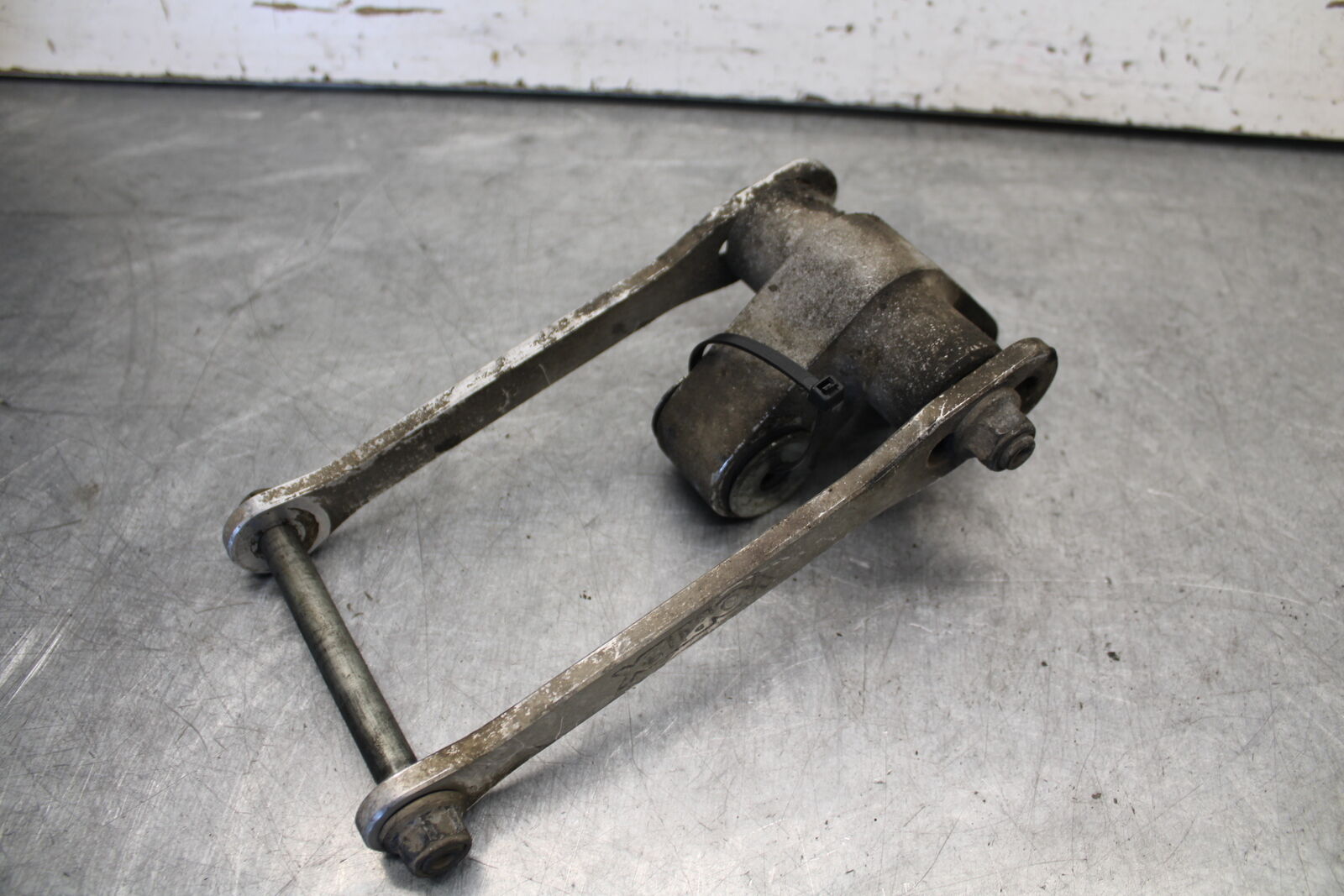 04-05 SUZUKI GSXR600 AFTERMARKET VORTEX REAR SHOCK LINKAGE LINK BB658