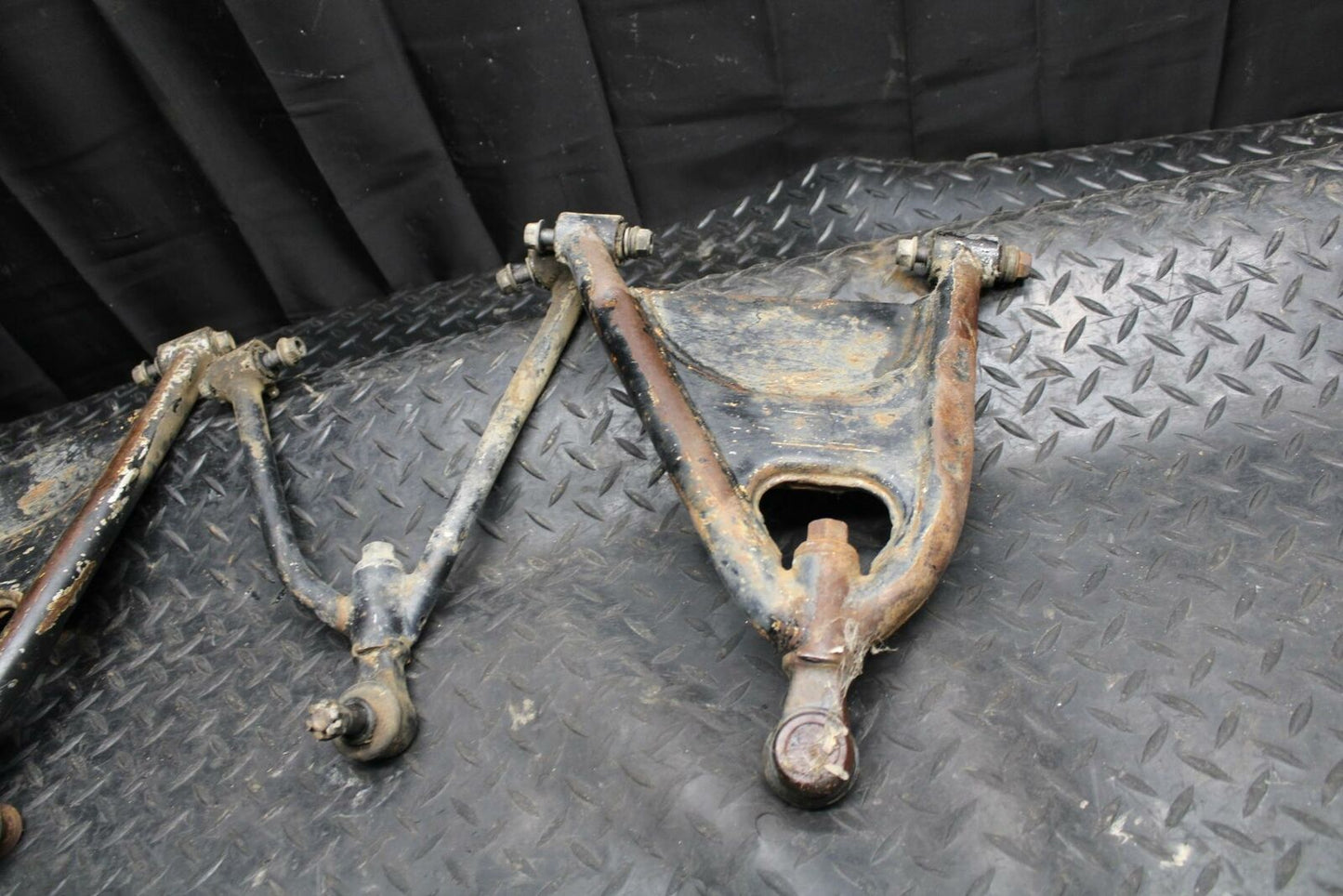 85-86 SUZUKI QUADRACER 250 FRONT RIGHT LEFT A ARM SET BB210