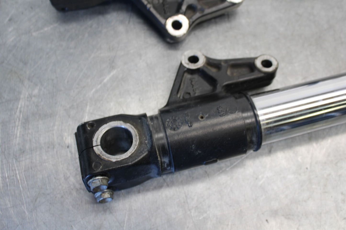 06-07 DUCATI MONSTER 695 FRONT FORKS SHOCK SUSPENSION SET PAIR BB674