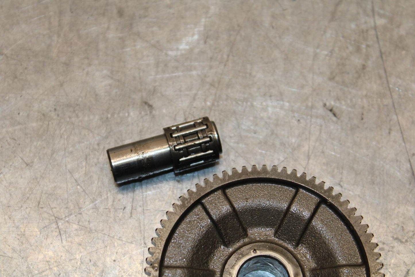 2001 Suzuki GSXR750 ENGINE MOTOR IDLER IDLING GEAR 12611-35F00 12612-35F00 BB553