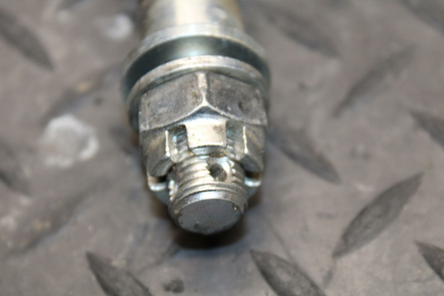 17 KAWASAKI NINJA 300 FRONT WHEEL RIM AXLE PIVOT BOLT 41068-0024 BB215