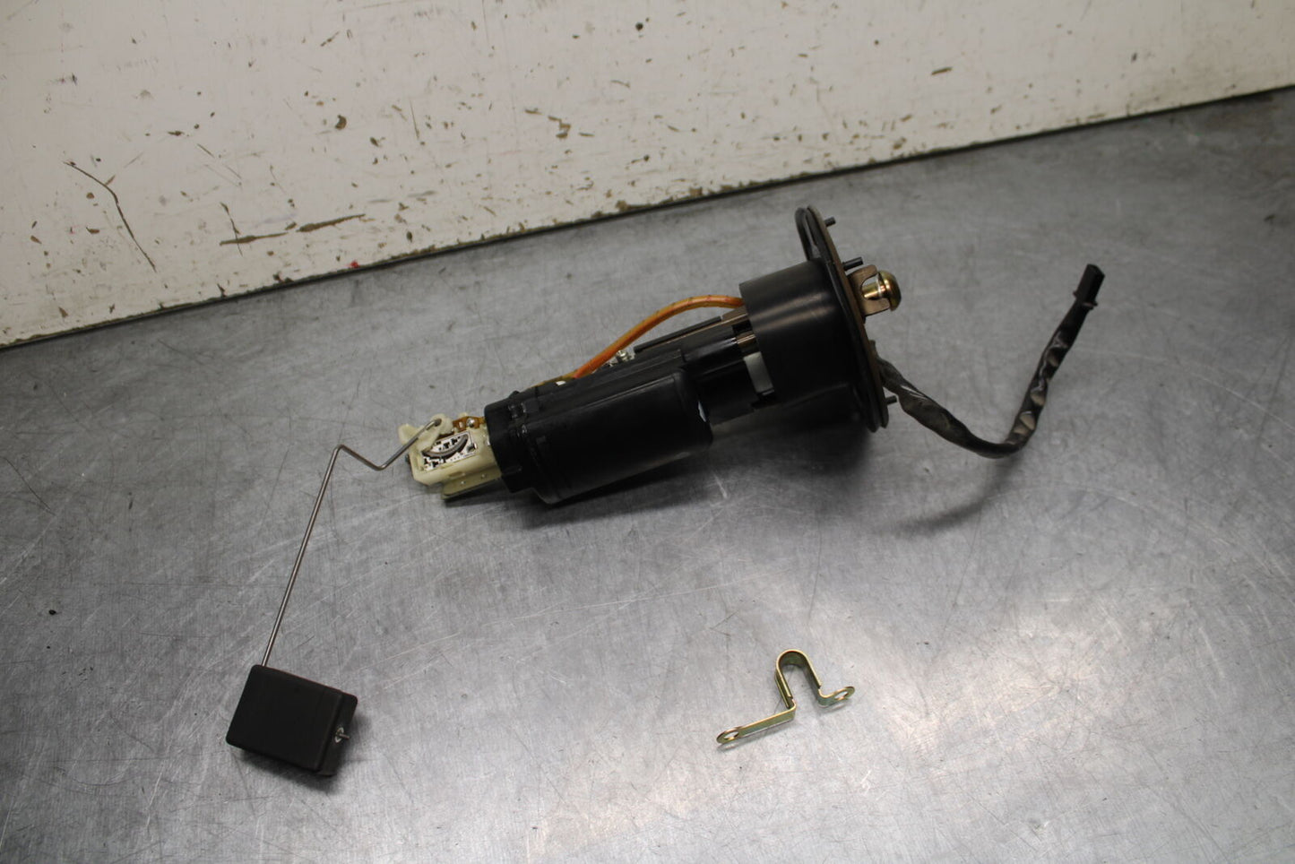 05-06 HONDA CBR600RR FUEL PUMP GAS PETROL SENDER UNIT BB727