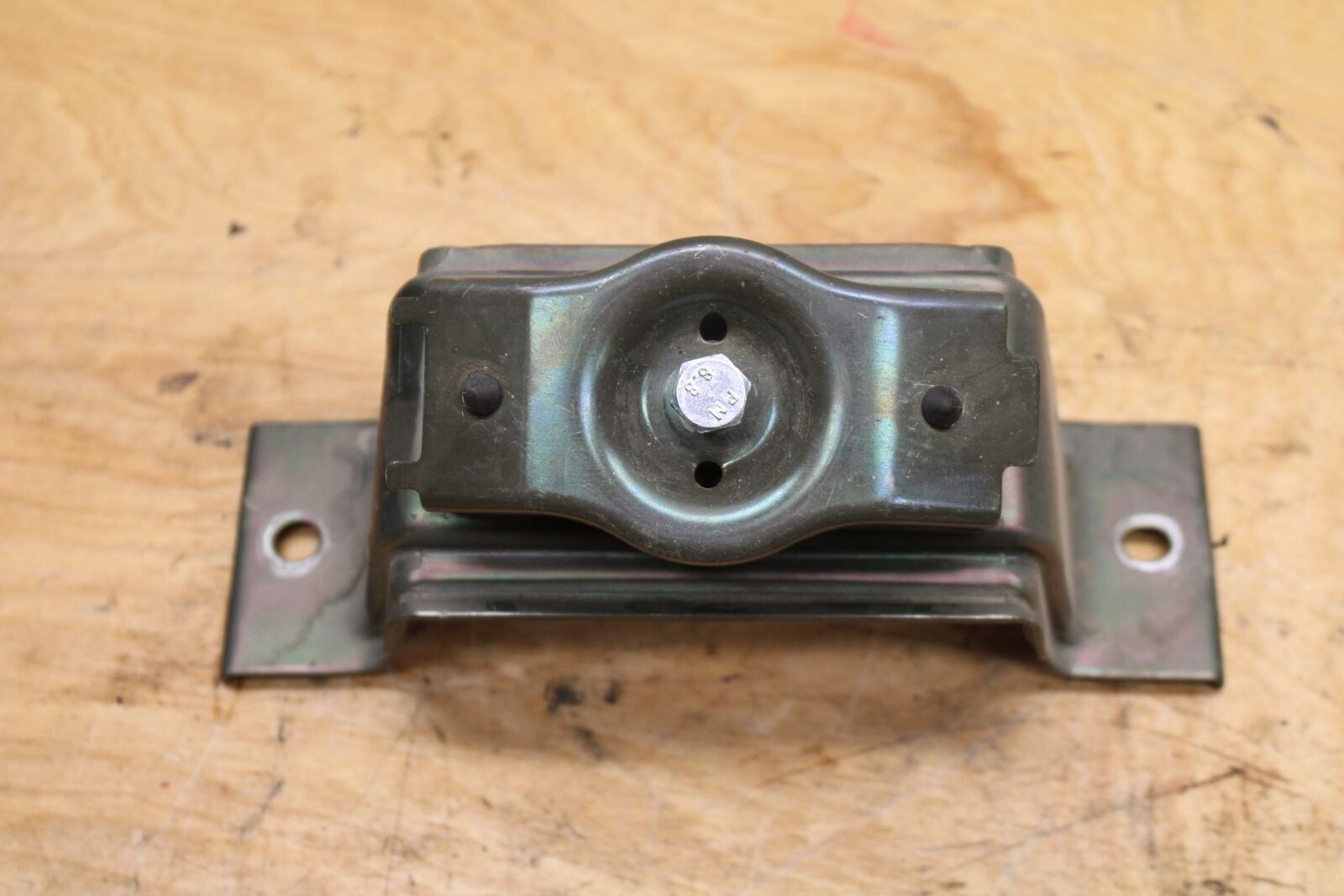 02-03 SUZUKI VSTROM 1000 GAS TANK FUEL CELL PETROL RESERVOIR BRACKET MOUNT BB331