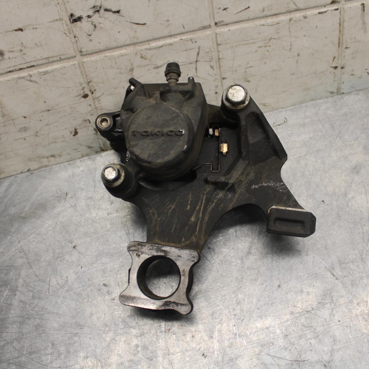08-09 SUZUKI GSXR600 REAR BRAKE CALIPER W MOUNT BRACKET 69100-21H00-999 BB34