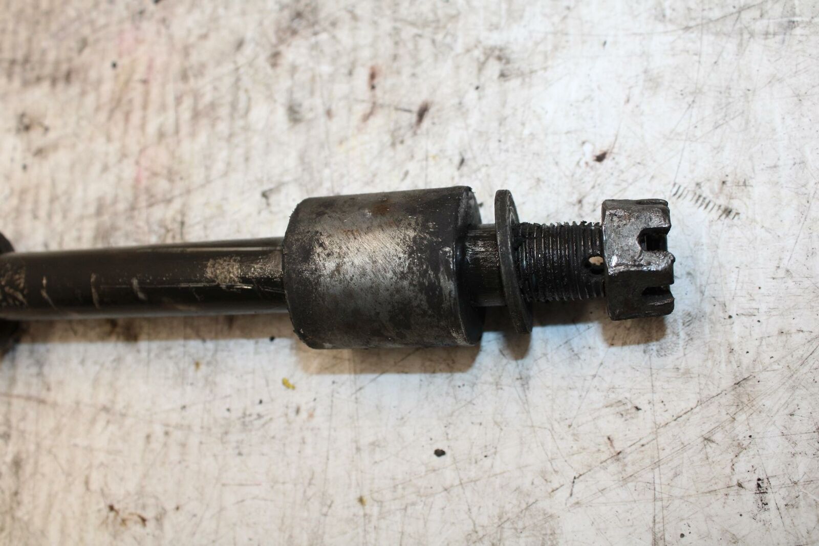 00-04 SUZUKI MARAUDER 800 VZ800 FRONT WHEEL RIM AXLE  BOLT 54711-22D00 BB305