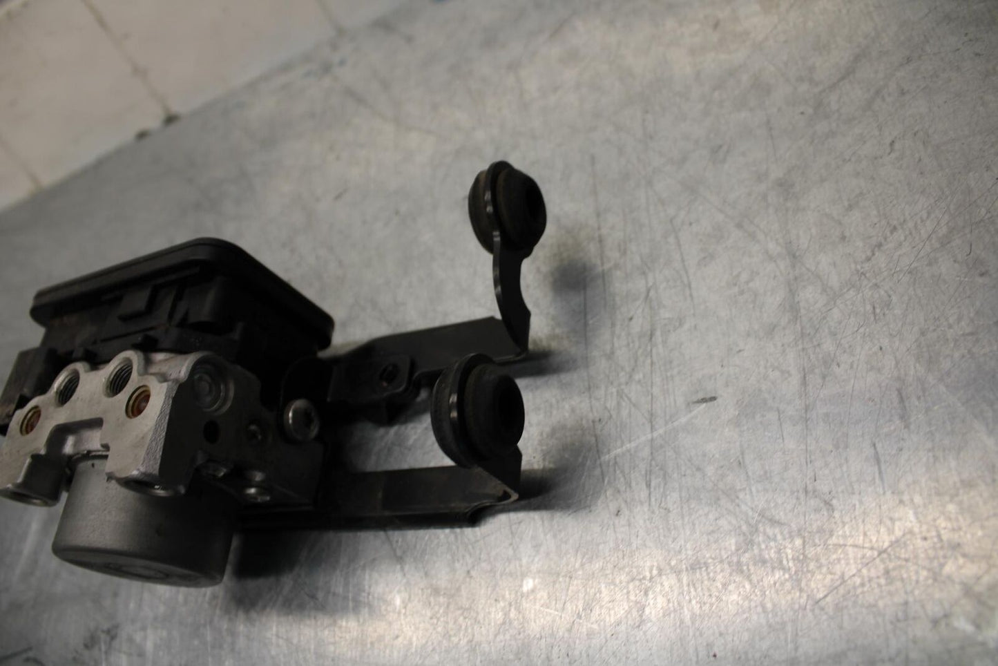 14-15 TRIUMPH STREET TRIPLE R ABS PUMP UNIT MODULE BB441