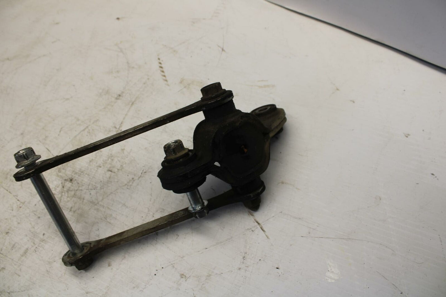 04-09 SUZUKI GS500F REAR DOGBONE SHOCK LINKAGE LINK BB261