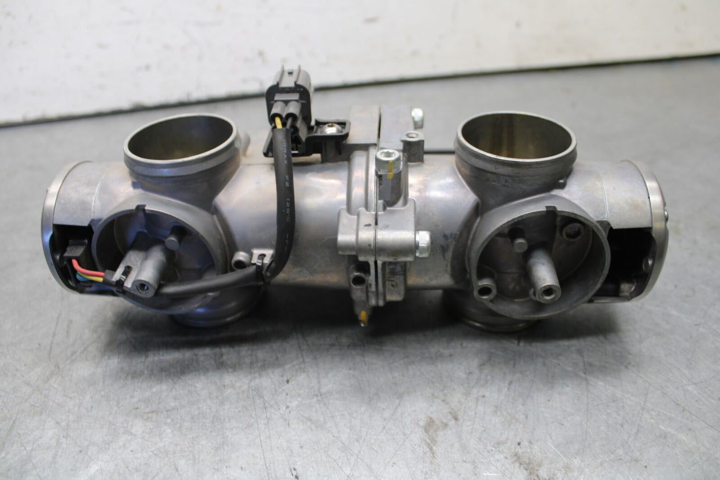 19-21 TRIUMPH SPEED TWIN 1200 THROTTLE BODIES BB653