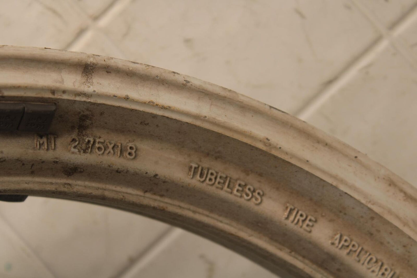 1988 Yamaha FZ600 REAR WHEEL AND ROTOR BACK BRAKE DISC BB601