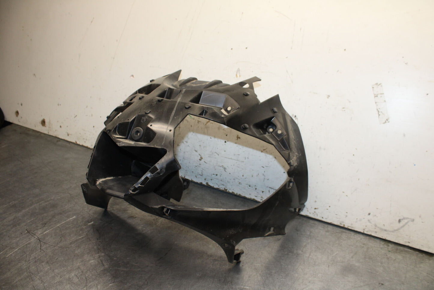 19-24 YAMAHA R3 FRONT CENTER COWL FAIRING BB736