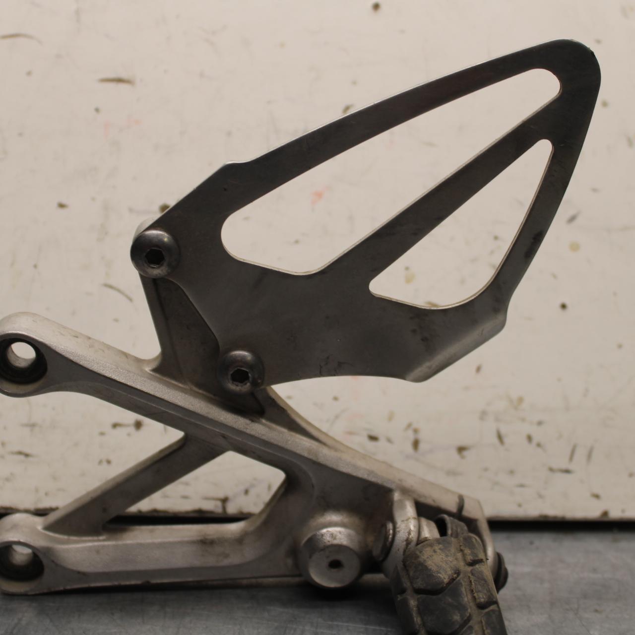 01-06 HONDA CBR600F4I LEFT REARSET REAR SET DRIVER FOOT PEG REST STOP BB644