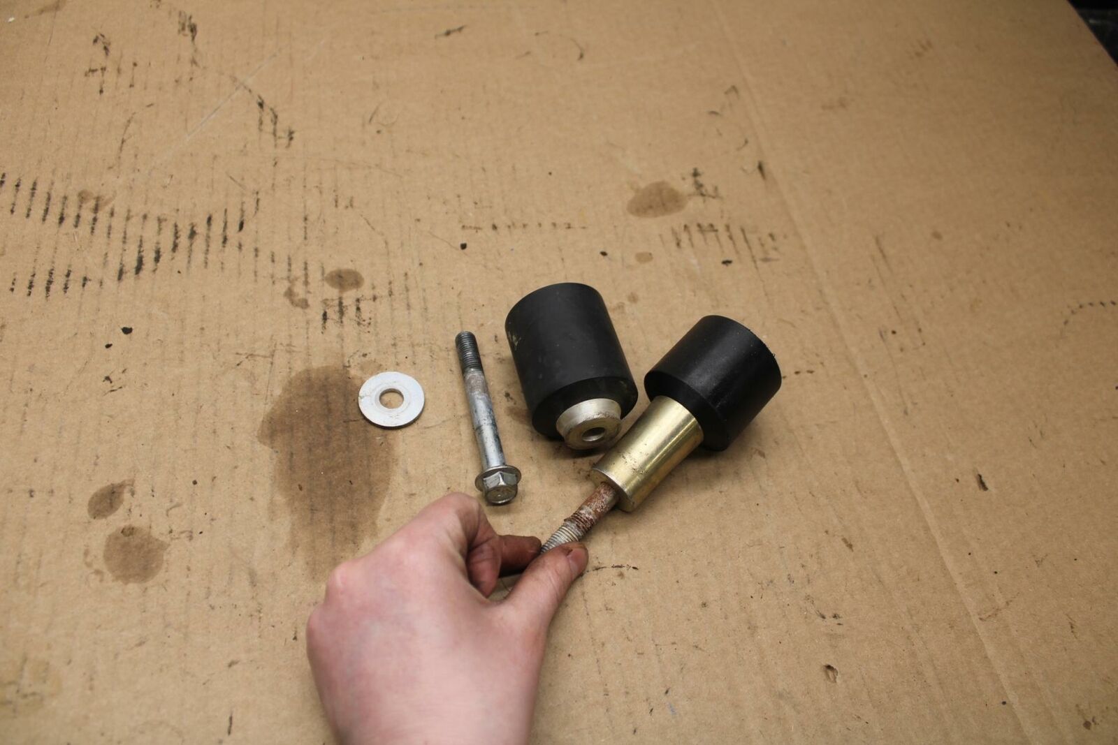 01 SUZUKI GSXR1000 FRAME SLIDERS SET BB155b