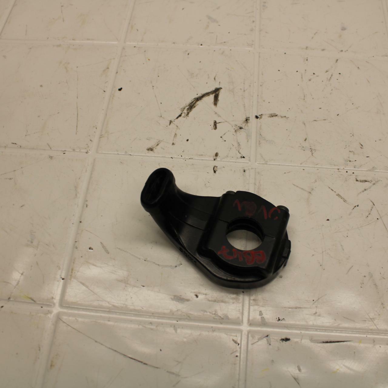 01 YAMAHA YZF R1 THROTTLE CABLE LINE HOUSING GUIDE BB25