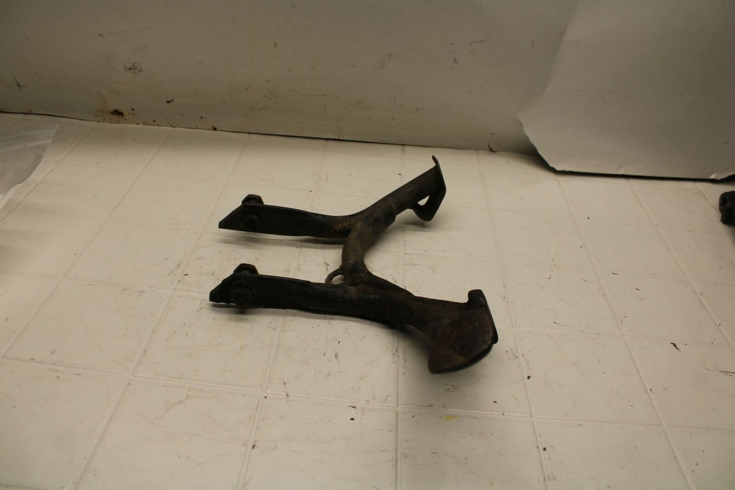 91-96 YAMAHA FJ1200A ABS CENTER MAIN STAND BB07