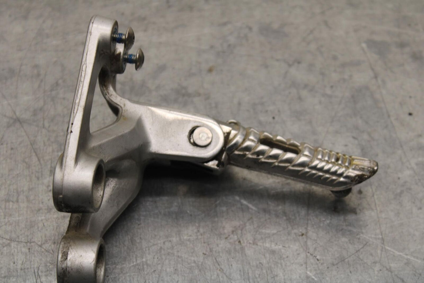 06-07 SUZUKI GSXR 600 LEFT REARSET REAR SET DRIVER FOOT PEG REST STOP BB104