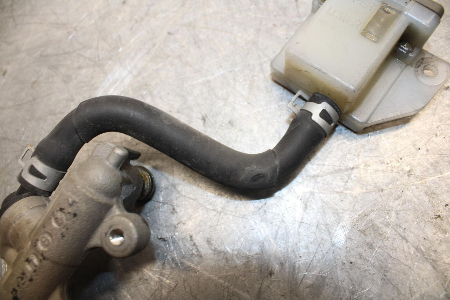 1998 Suzuki TL1000S REAR BACK BRAKE MASTER CYLINDER W RESERVOIR BB508