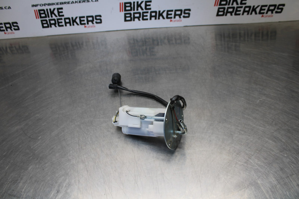 24-25 KAWASAKI NINJA ZX4R FUEL PUMP GAS PETROL SENDER UNIT BB174