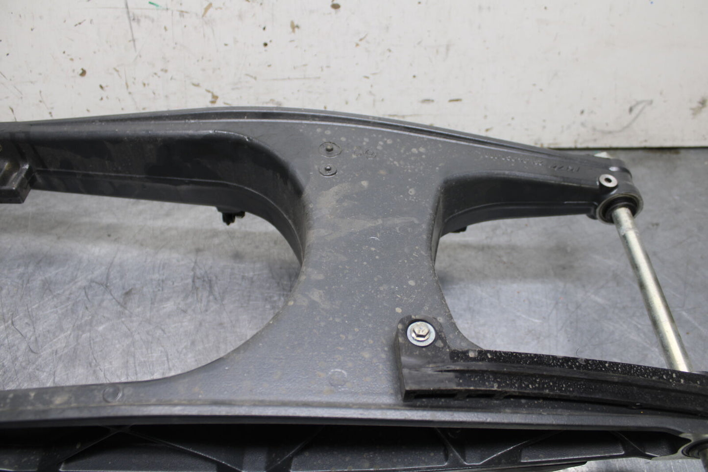 17-24 KTM 390 DUKE REAR SWINGARM BACK SUSPENSION SWING ARM BB734