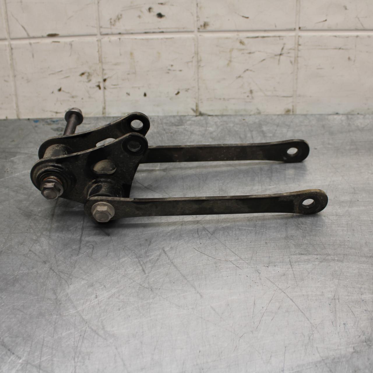 17-21 TRIUMPH STREET TRIPPLE R ABS REAR DOGBONE SHOCK LINKAGE LINK bb452