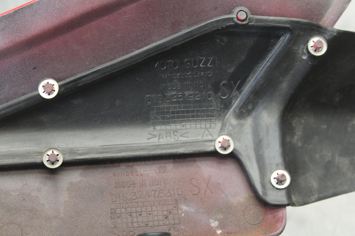 08 MOTO GUZZI BREVA 750 RIGHT LEFT SIDE SEAT PANELS TRIMS COWLS FAIRINGS BB154