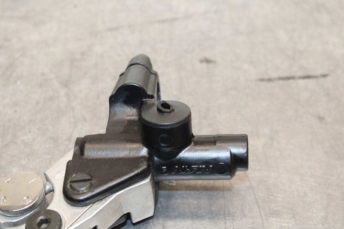 03-04 TRIUMPH DAYTONA 600 FRONT BRAKE MASTER CYLINDER w/ LEVER BB745