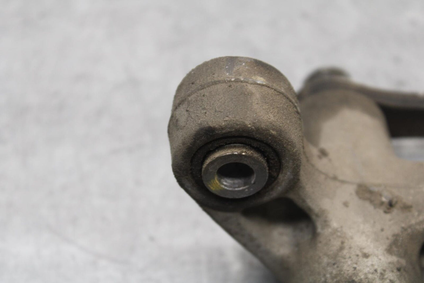 01-03 SUZUKI GSXR600 REAR DOGBONE SHOCK LINKAGE LINK 62600-35870 BB633