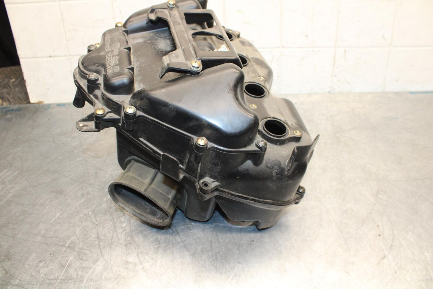 05-06 HONDA CBR600RR AIRBOX INTAKE FILTER BOX 17221-MEE-D00 17231-MEE-670 BB479