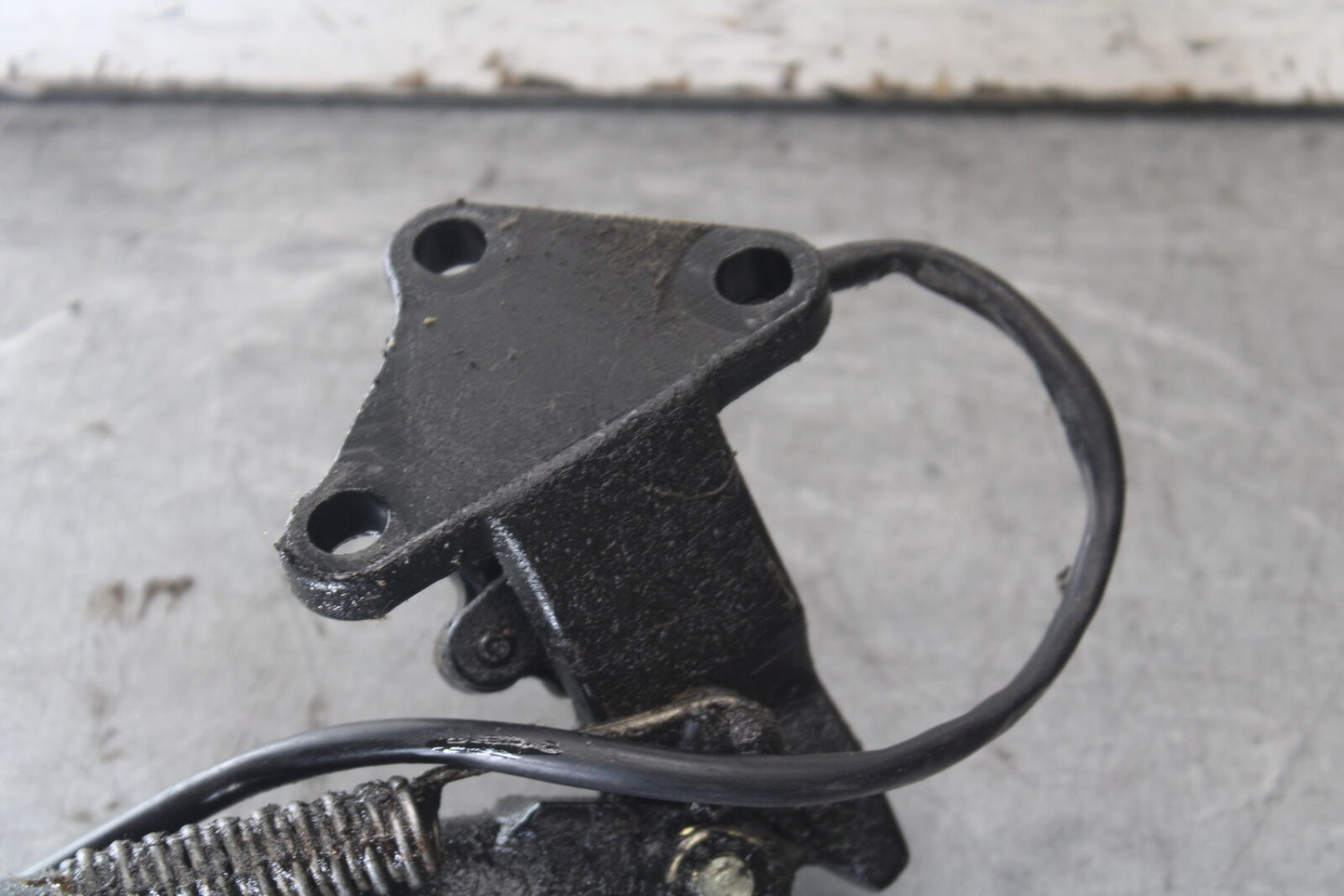 01-06 TRIUMPH TIGER 955I KICKSTAND SIDE KICK STAND BB693