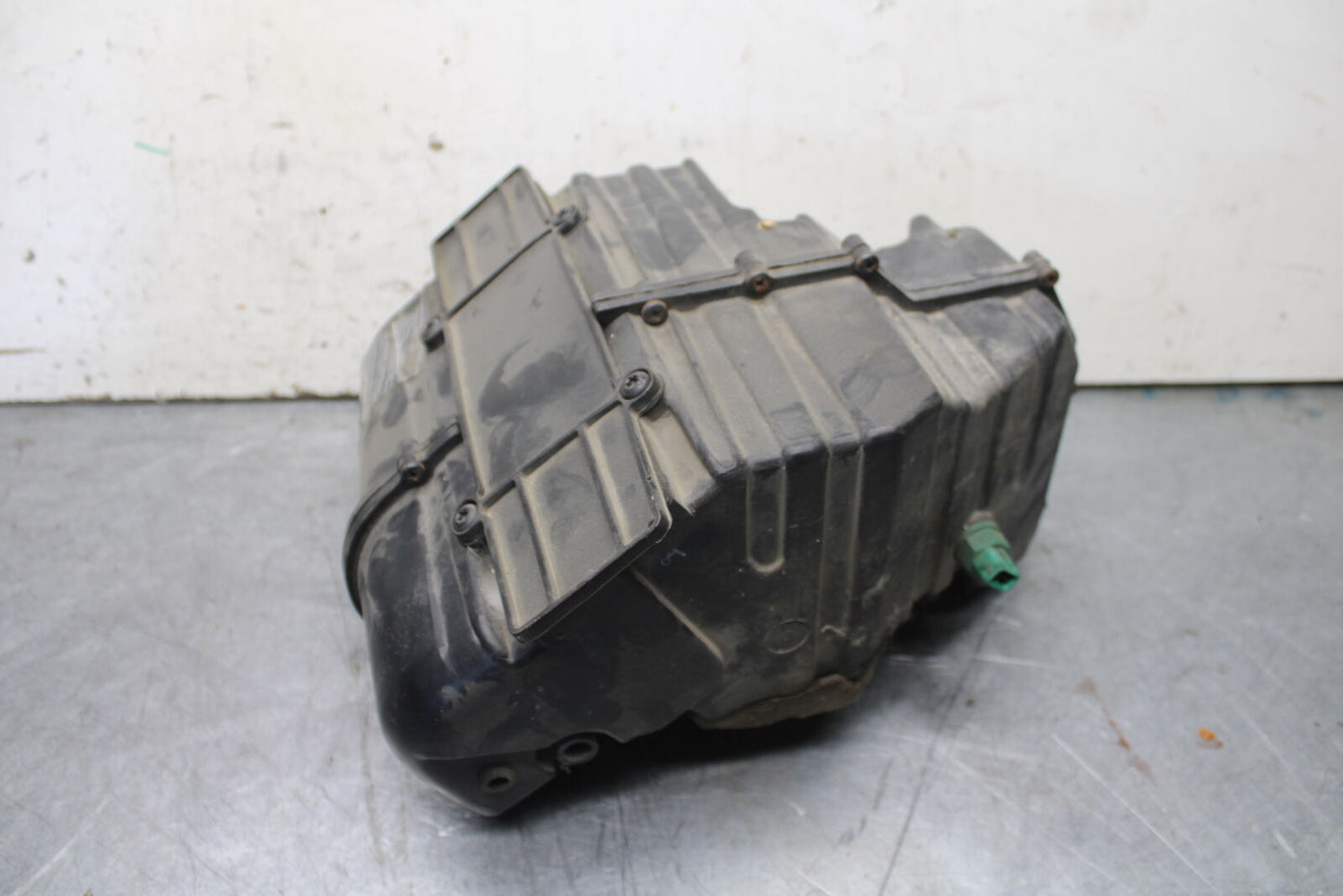 01-06 TRIUMPH TIGER 955I AIRBOX AIR INTAKE FILTER BOX BB693