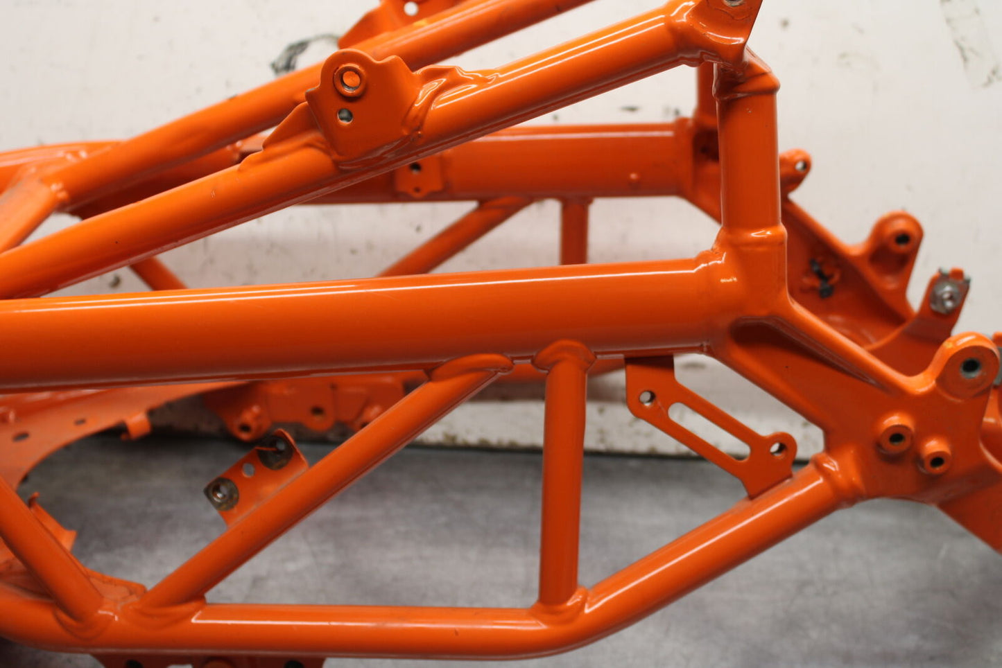 17-24 KTM 390 DUKE FRAME CHASSIS BB734