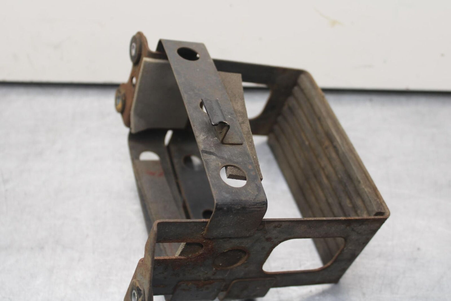 80-83 SUZUKI GS750E BATTERY BOX TRAY BB82