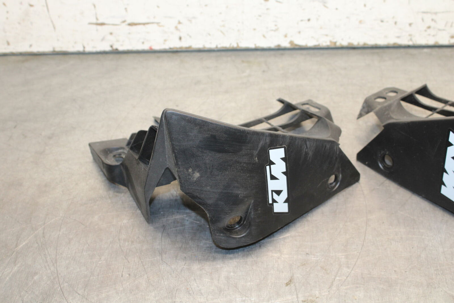 17-24 KTM 390 DUKE ENGINE RADIATOR RADIATER COVER GUARD SET PAIR BB734