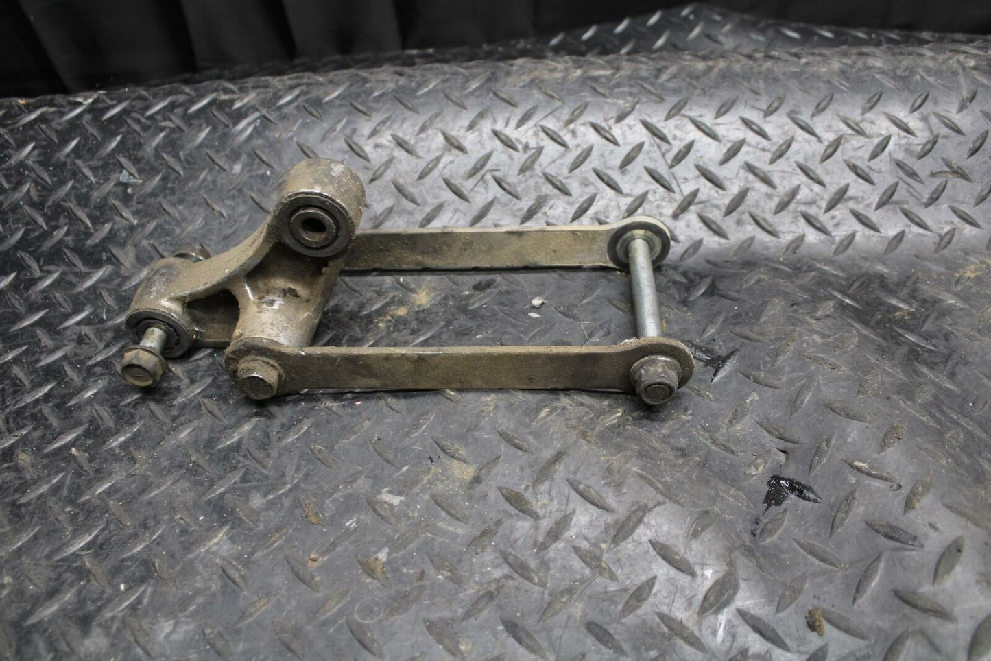 93 KAWASAKI NINJA ZX750L REAR DOGBONE SHOCK LINKAGE LINK BB195