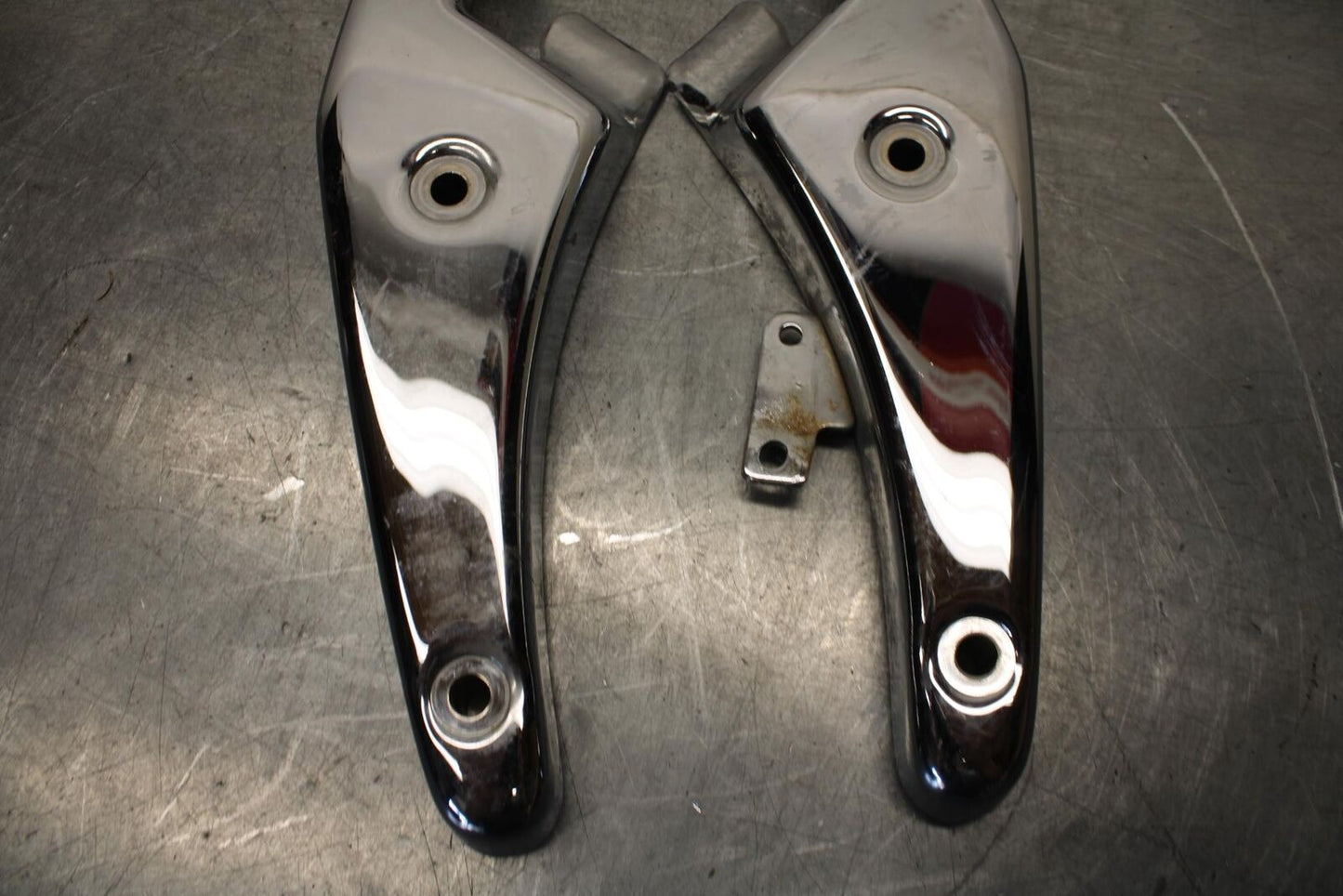 01-02 HONDA SHADOW SPIRIT 750 SUBFRAME FENDER SUPPORT FRAME COVER BB632