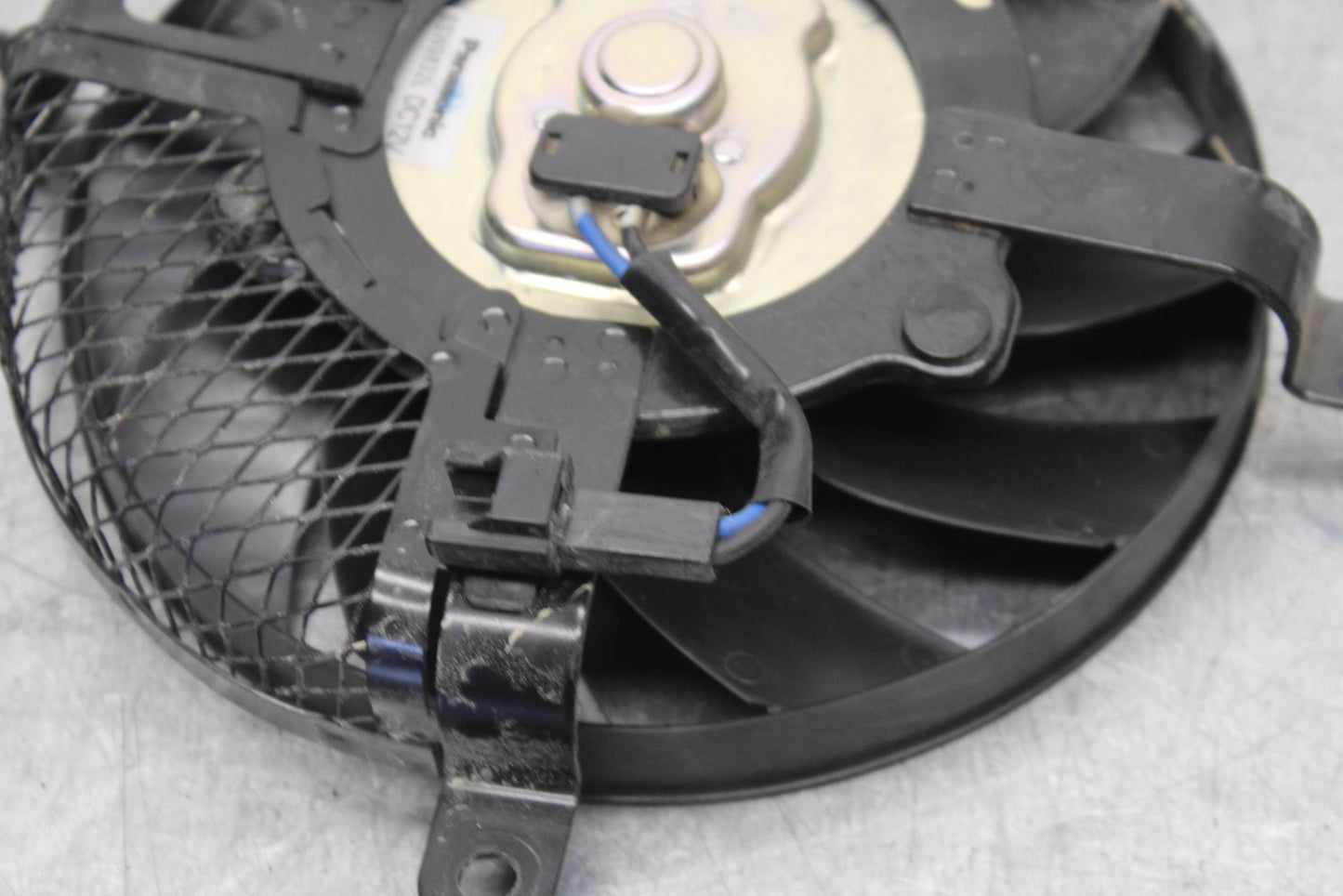 11-23 SUZUKI GSXR 750 ENGINE RADIATOR COOLING FAN BB630