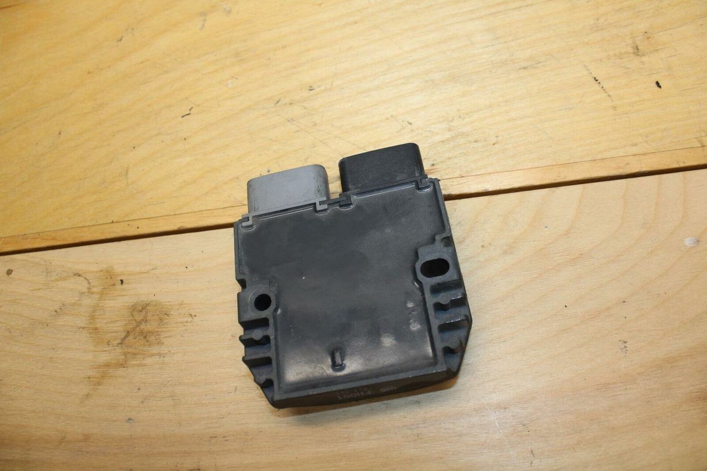 02-03 YAMAHA YZF R1 5PW RECTIFIER VOLTAGE REGULATOR 5JW-81960-00-00 BB313