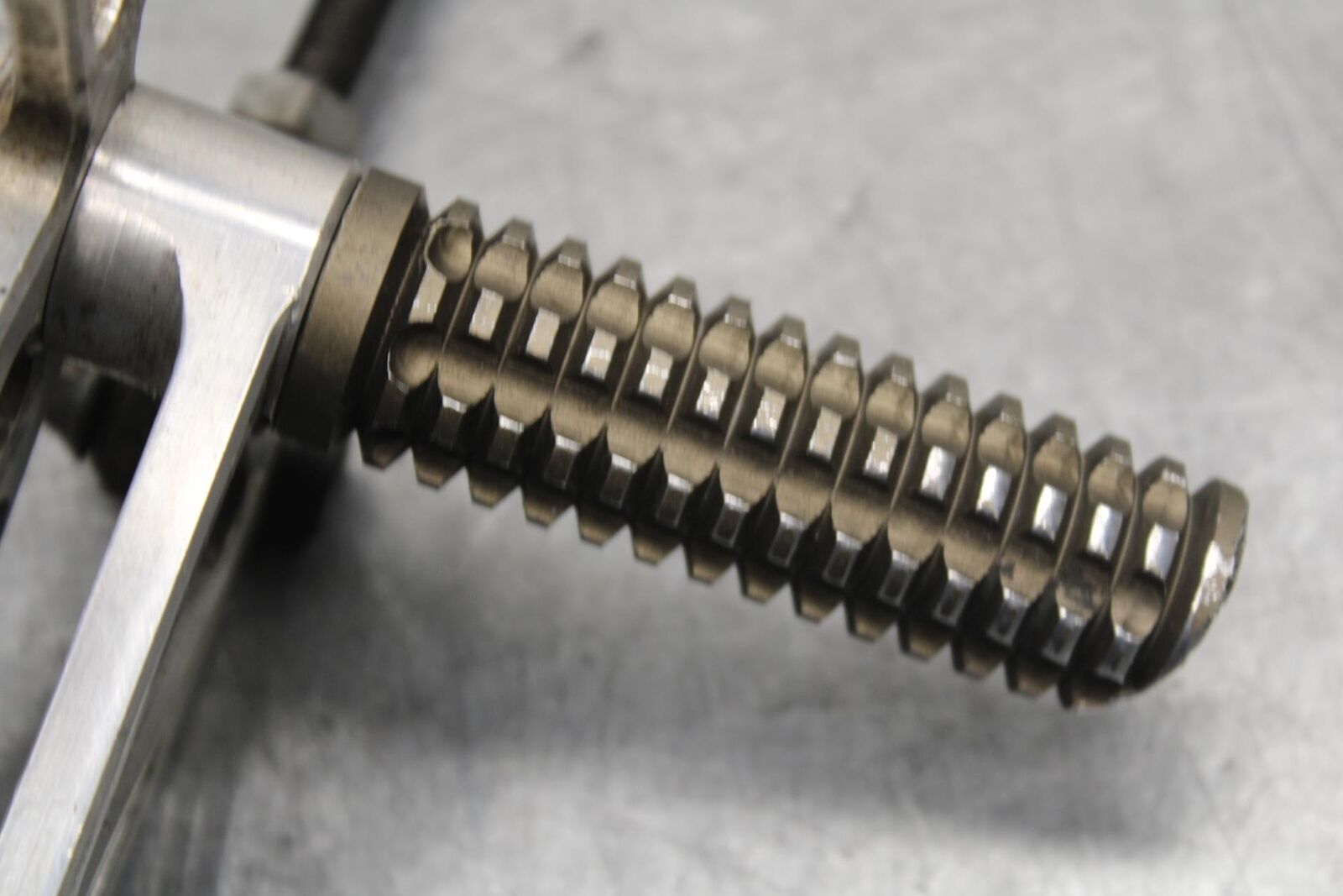 01-03 SUZUKI GSXR600 RIGHT LEFT REARSETS REAR SET DRIVER FOOT PEGS BB639