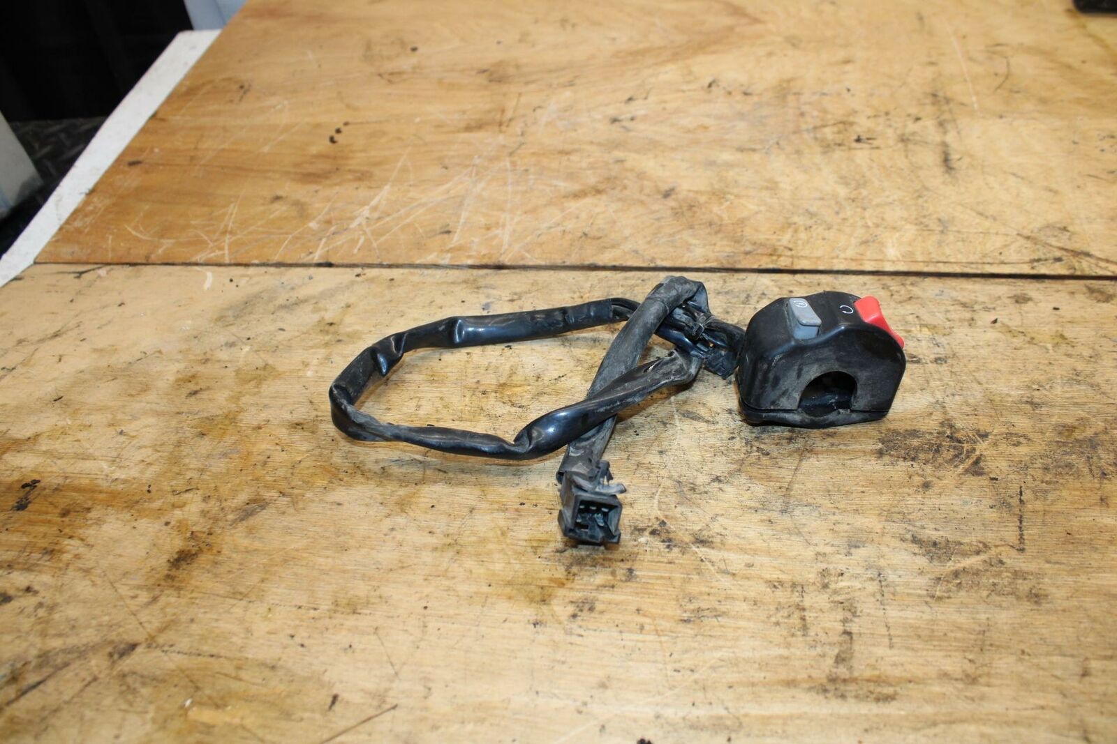 02-03 SUZUKI VSTROM 1000 RIGHT HANDLE SWITCHES KILL OFF START SWITCH  BB331