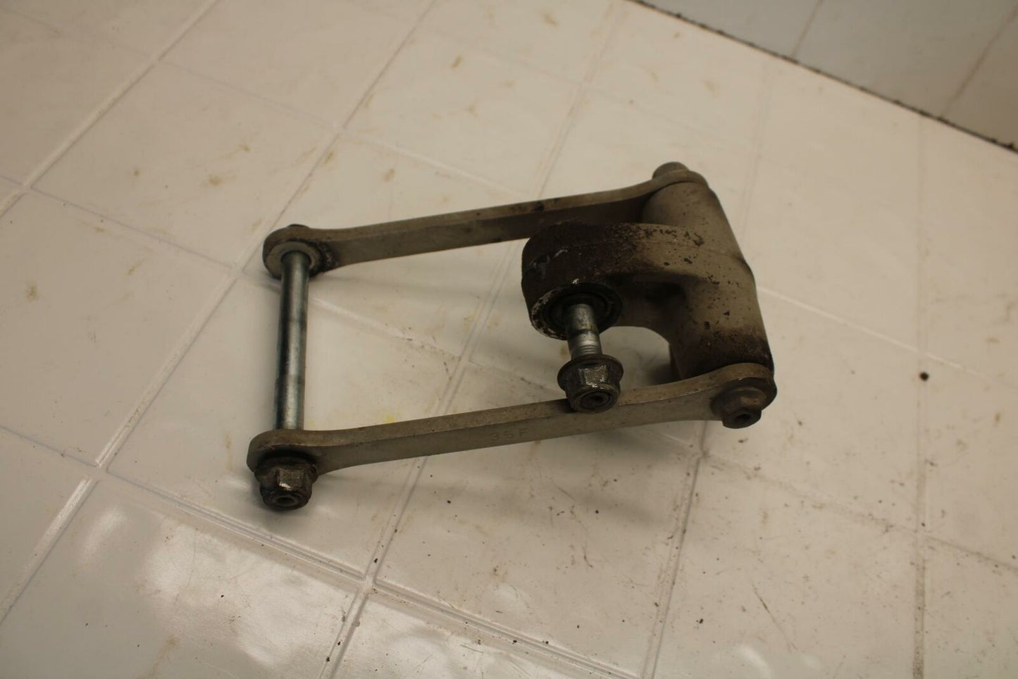 01-02 SUZUKI GSXR750 REAR DOGBONE SHOCK LINKAGE LINK BB402