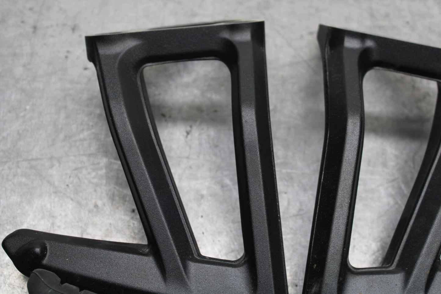 21-24 KTM 890 ADVENTURE R REAR BACK PASSENGER PEG SET PAIR BB723