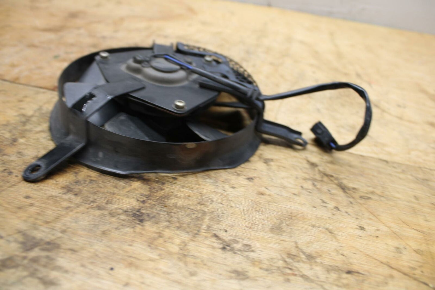 01-03 SUZUKI GSXR600 ENGINE RADIATOR COOLING FAN BB336