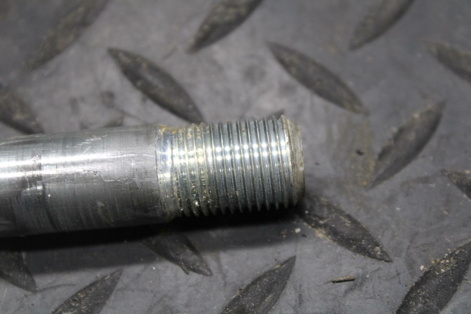 03 SUZUKI SV650S FRONT WHEEL RIM AXLE PIVOT BOLT BB219