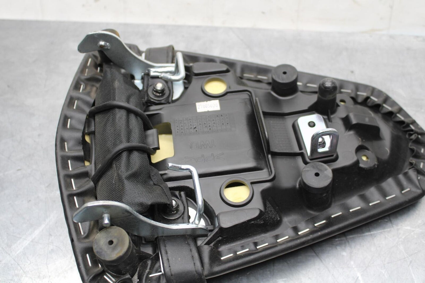 19-21 YAMAHA YZF R3 REAR BACK PASSENGER TANDEM SEAT PAD SADDLE BB588