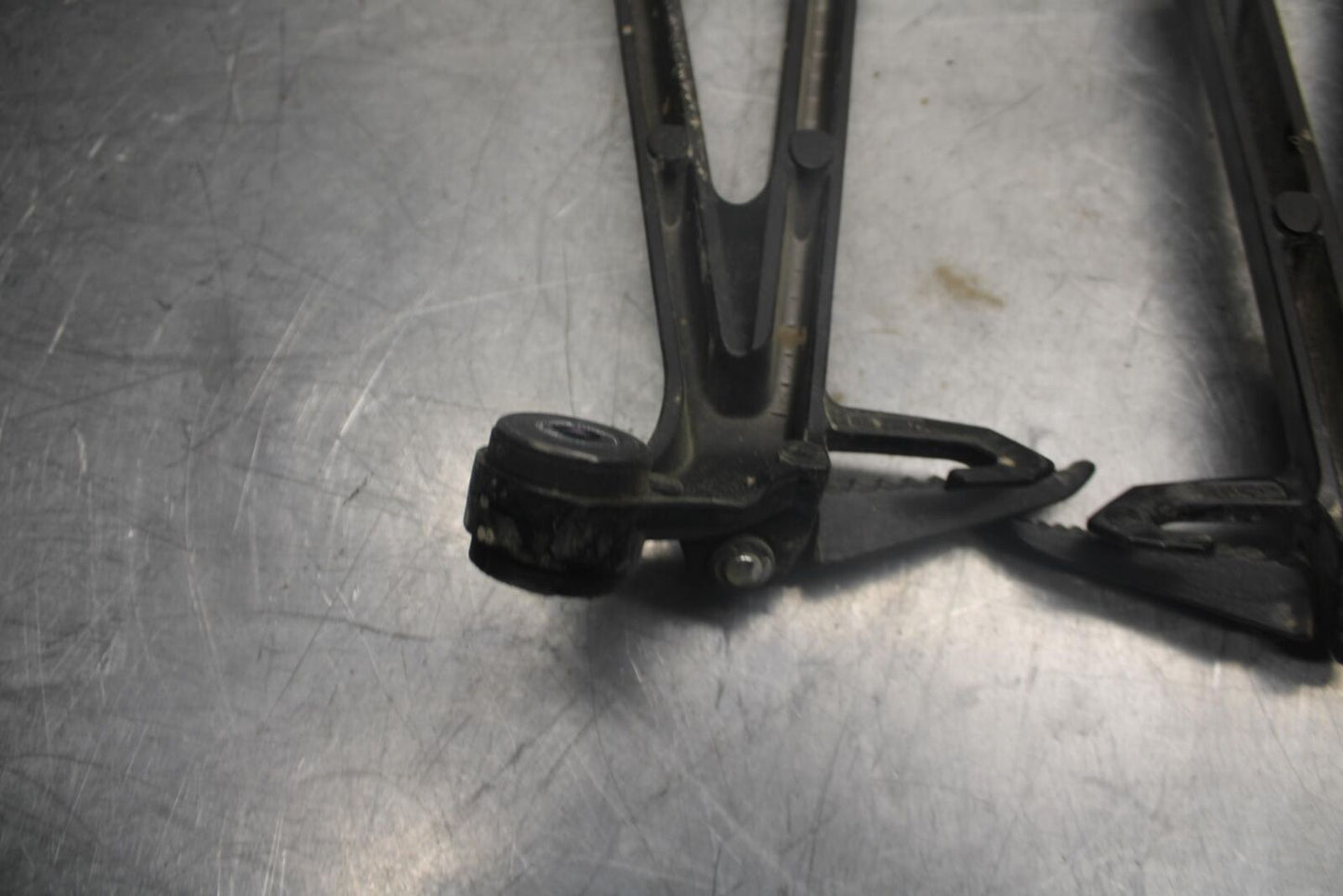 15-21 SUZUKI GSXR600 REAR BACK PASSENGER PEG SET PAIR BB460