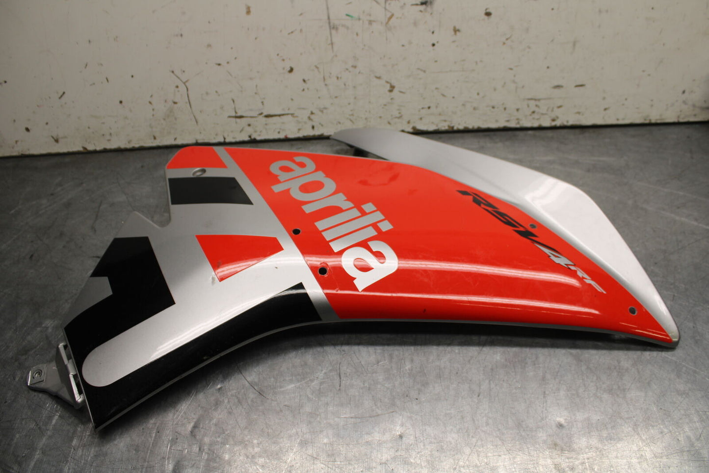 15-19 APRILIA RSV4 RF RIGHT MID UPPER SIDE FAIRING COWL PLASTIC BB611