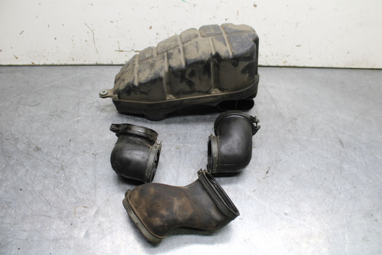 99-00 YAMAHA V STAR 1100 AIRBOX AIR INTAKE FILTER BOX BB711