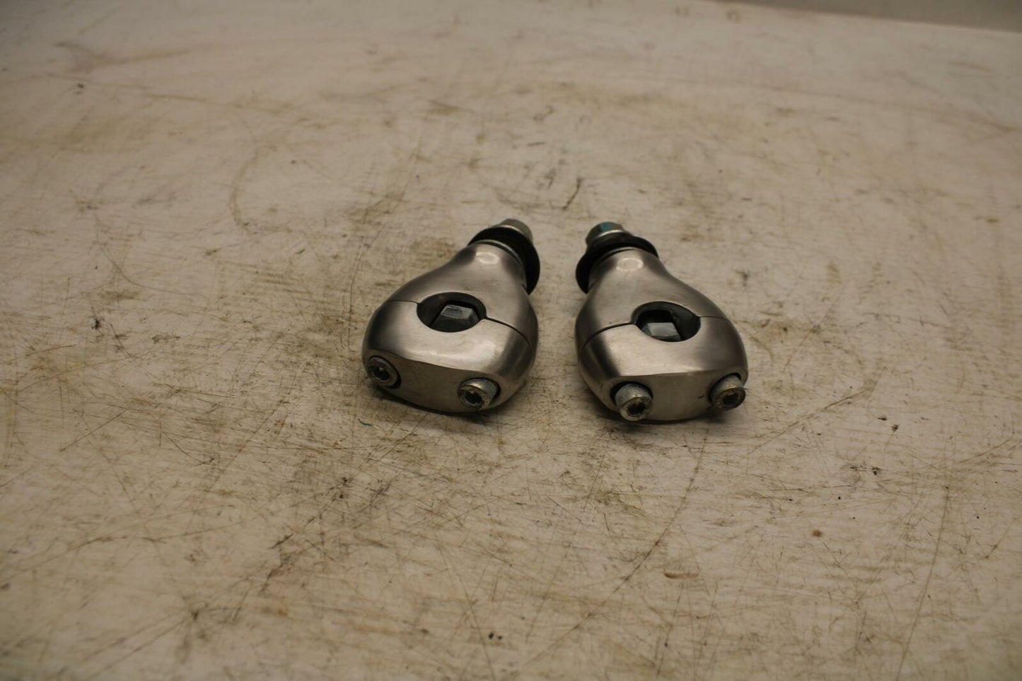 05-09 SUZUKI BOULEVARD C90 HANDLEBAR RISERS BB357